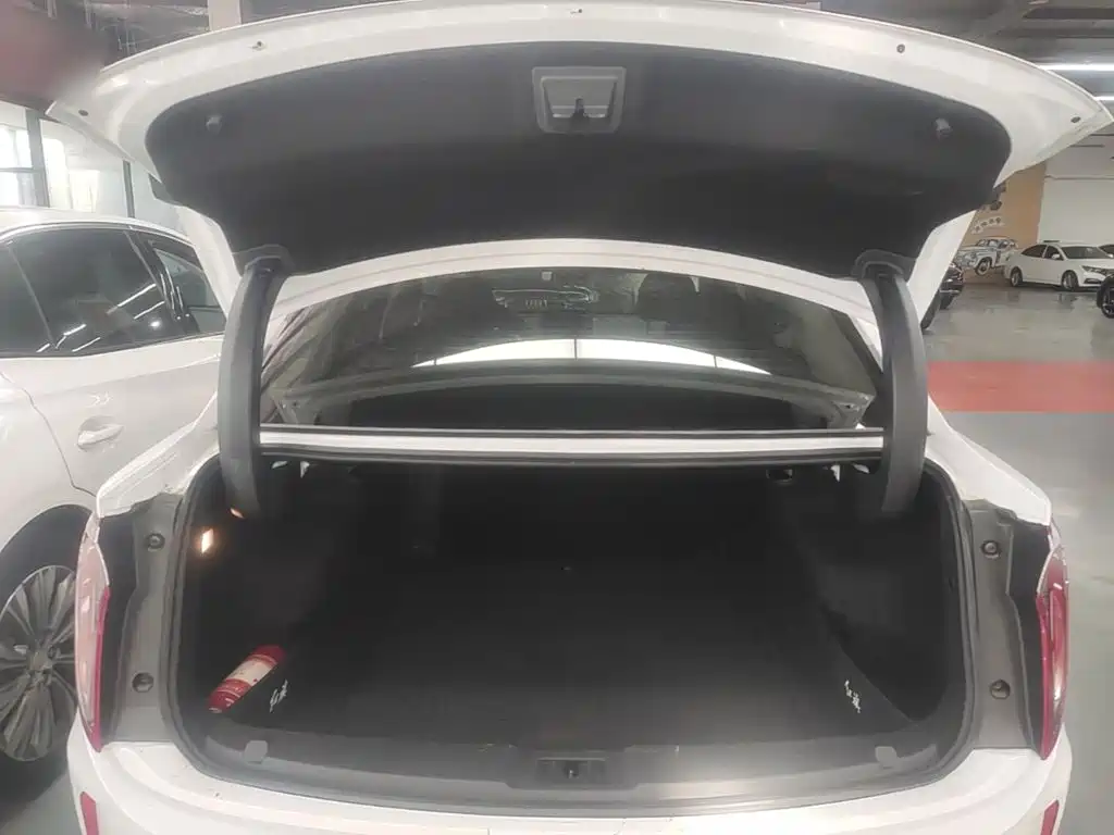 Hongqi Hongqi E-QM5 — миниатюра 19
