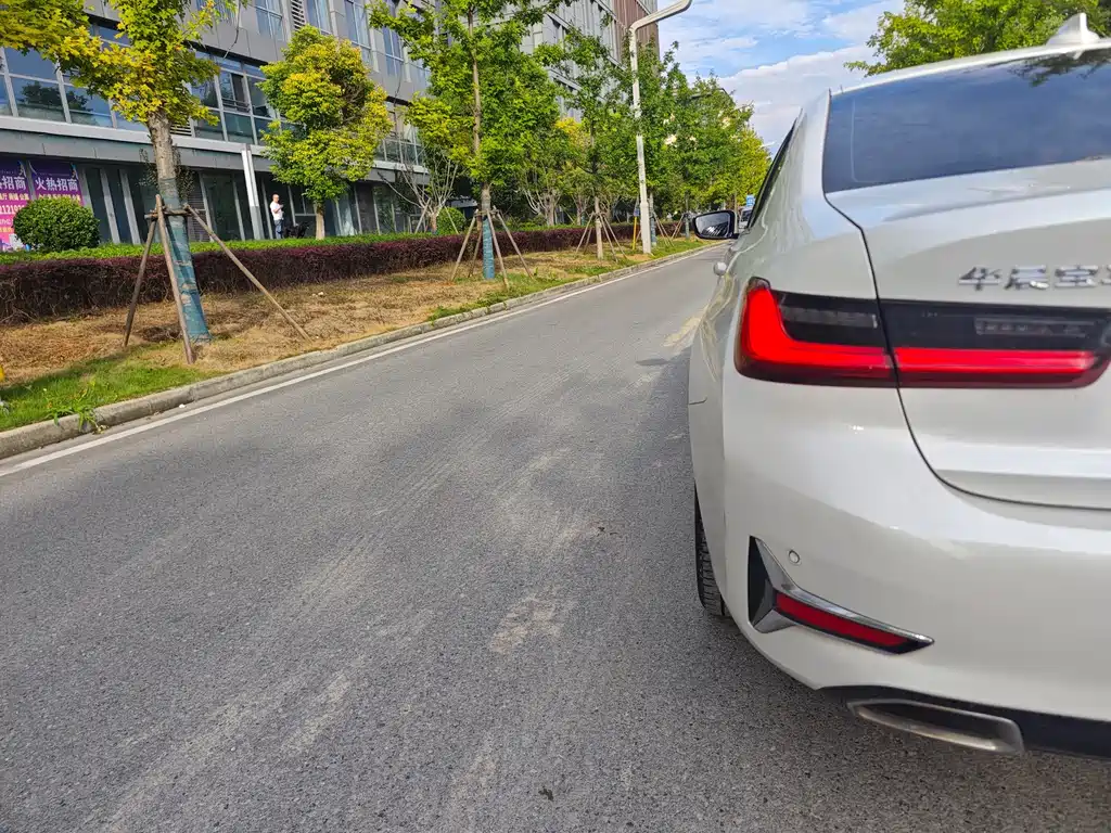 BMW 3 Series — миниатюра 7
