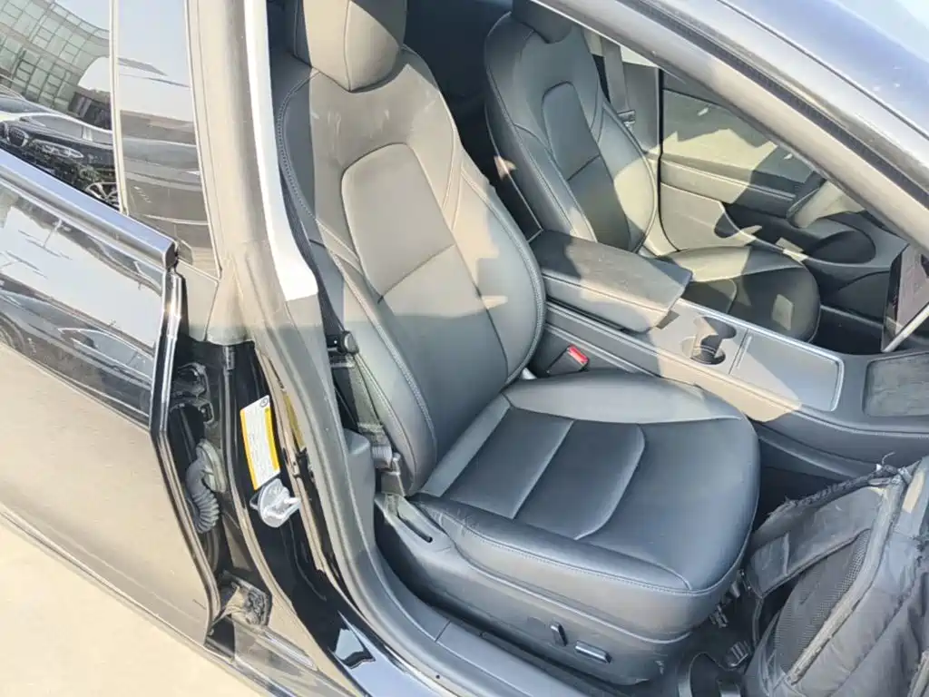 Tesla Model 3 — миниатюра 25