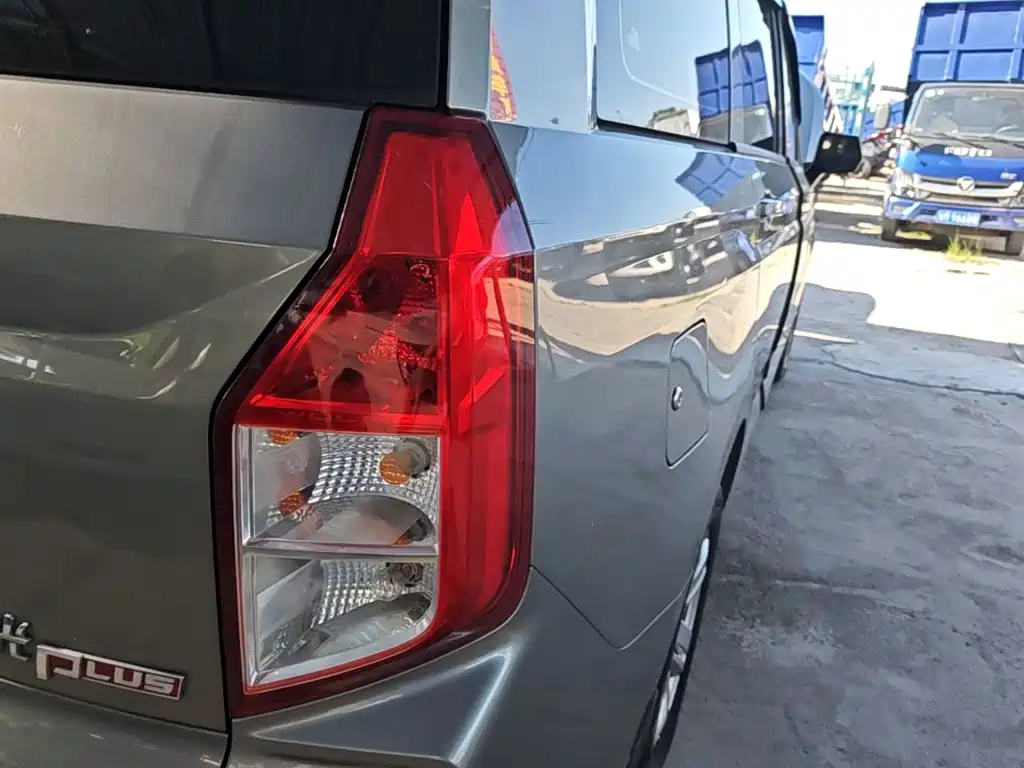 Wuling Hongguang PLUS — миниатюра 8