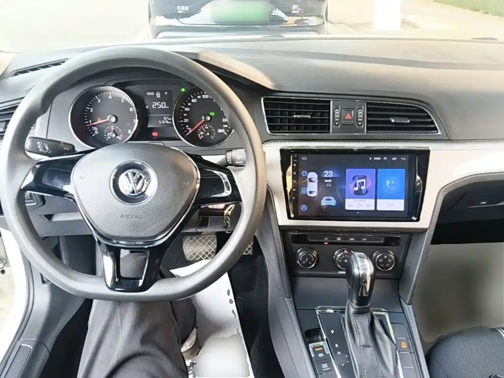 Volkswagen Lamando — миниатюра 10