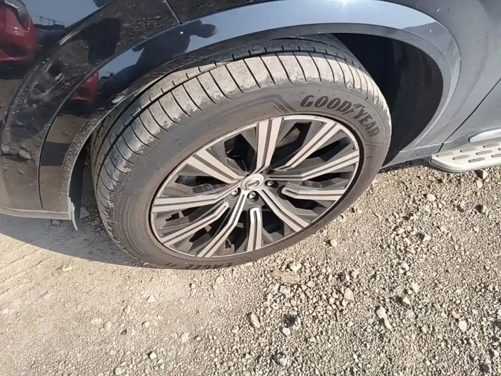 Volvo XC90 — миниатюра 23