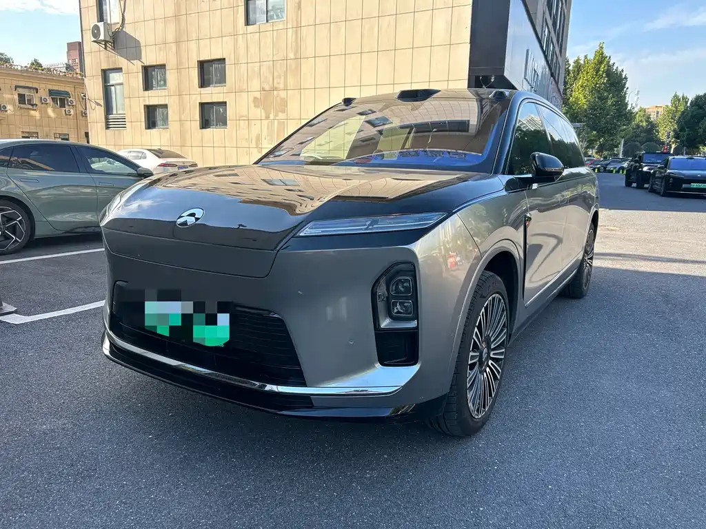 NIO ES8