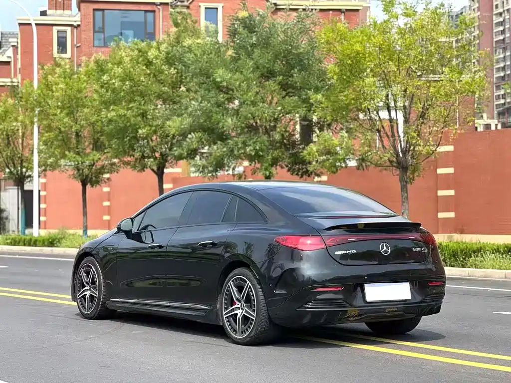 Mercedes-Benz EQE AMG — миниатюра 7