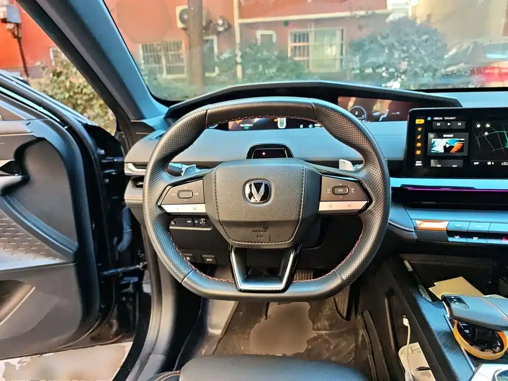 Changan UNI-V — миниатюра 6