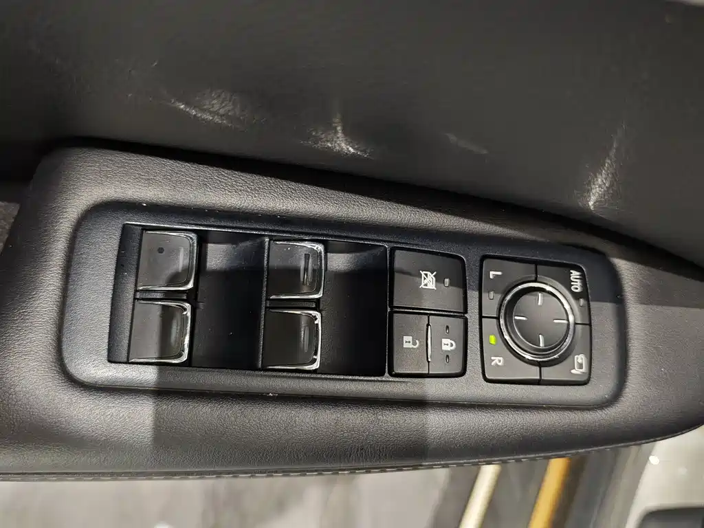 Lexus RX — миниатюра 21