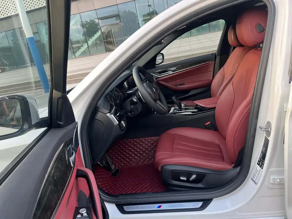 BMW 5 Series — миниатюра 9