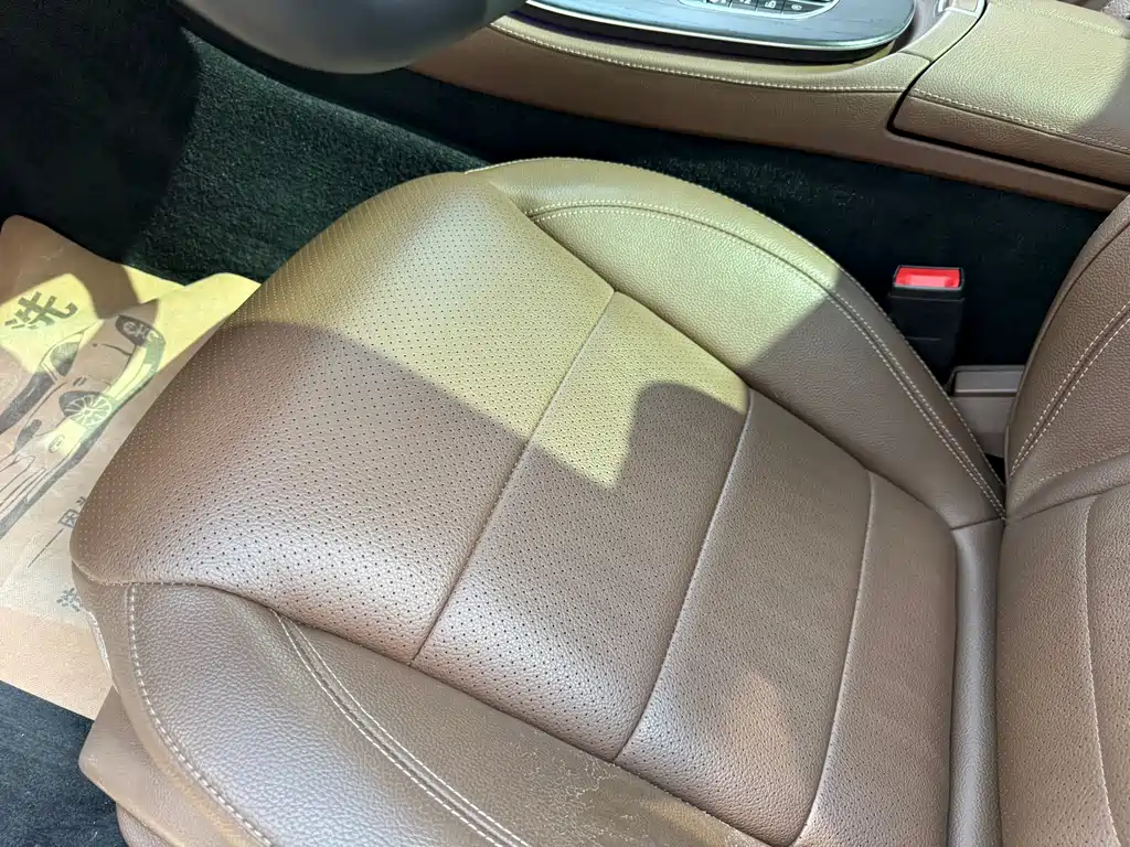 Mercedes-Benz E-Class — миниатюра 20