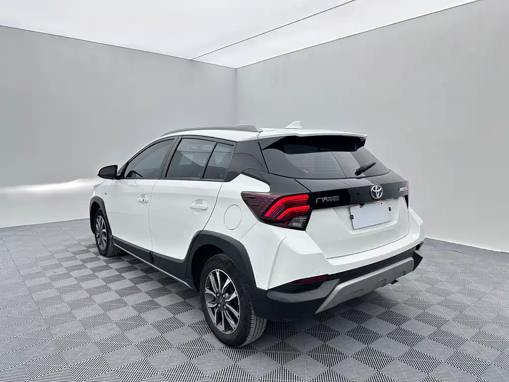 Toyota Yaris L — миниатюра 4