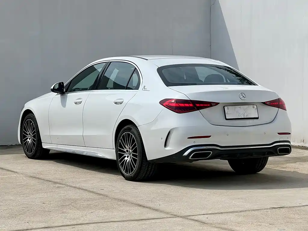 Mercedes-Benz C-Class — миниатюра 6