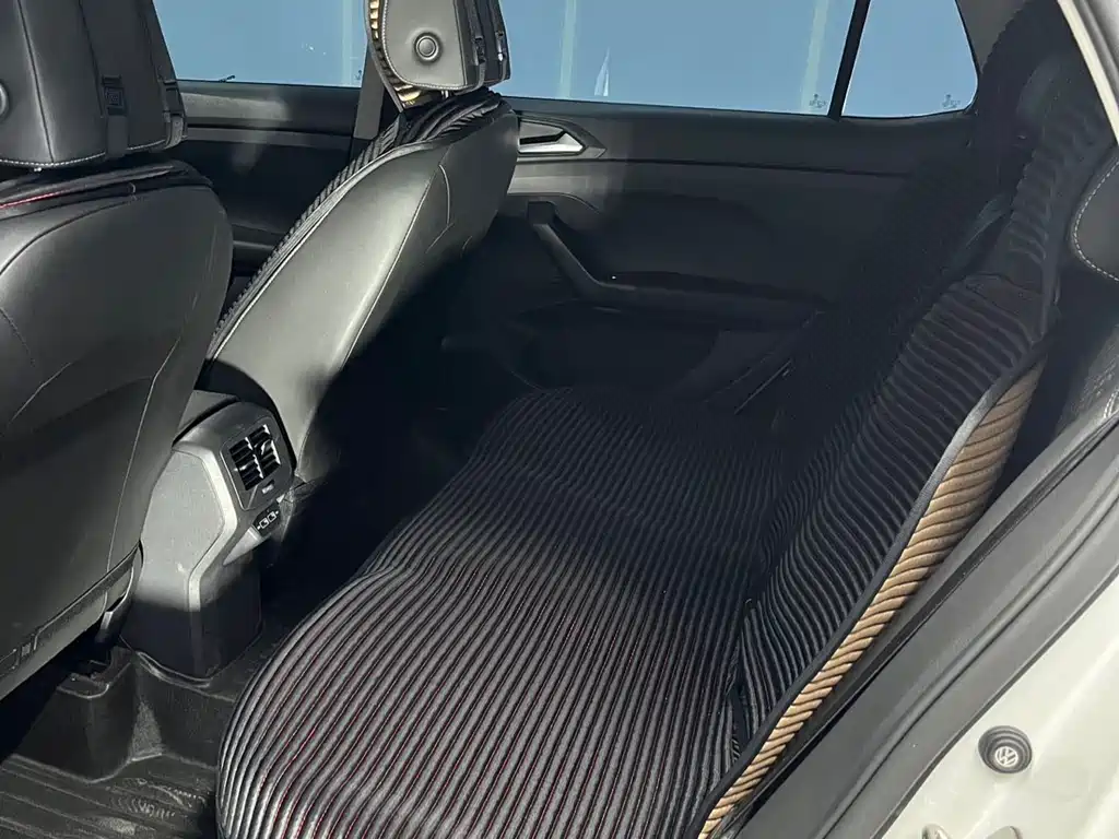 VOLKSWAGEN EXPLORING THE SHADOW