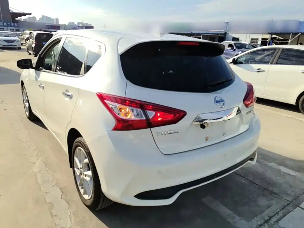 Nissan Tiida — миниатюра 5