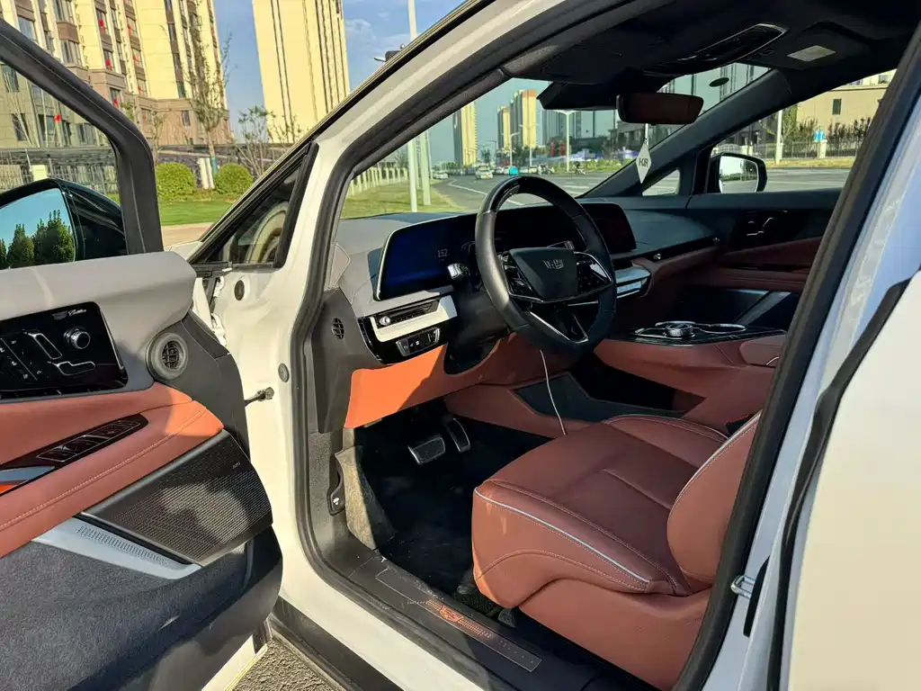 Cadillac IQ — миниатюра 8