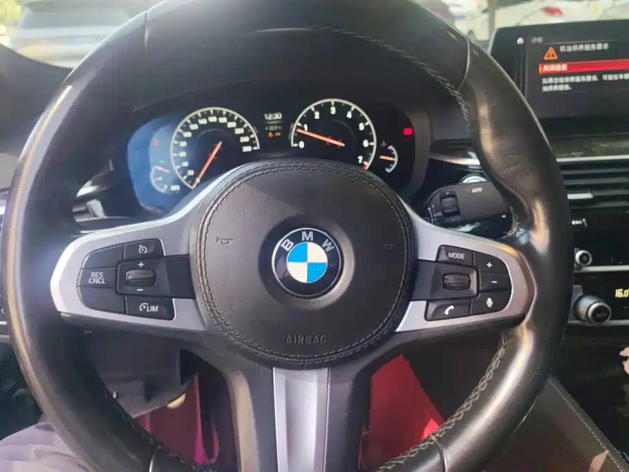 BMW 5 Series — миниатюра 15