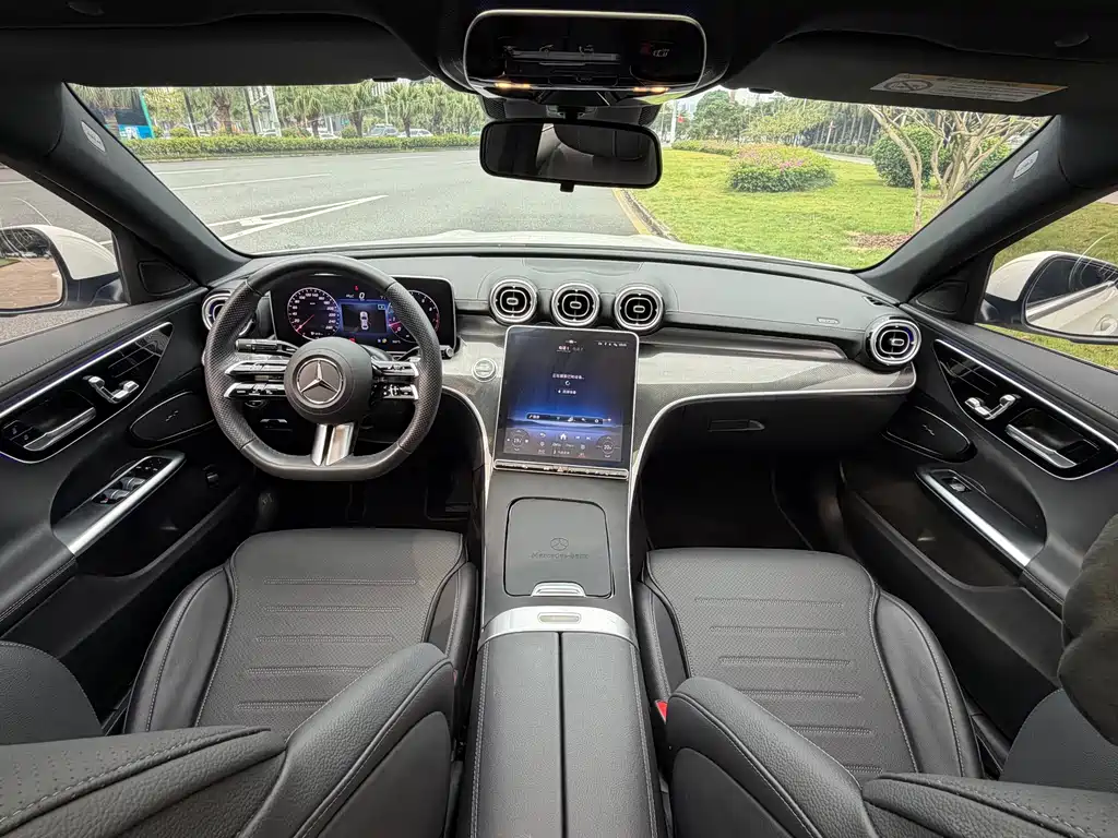 Mercedes-Benz C-Class — миниатюра 12