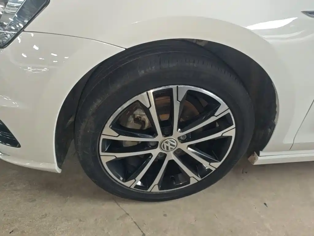 Volkswagen Golf — миниатюра 23