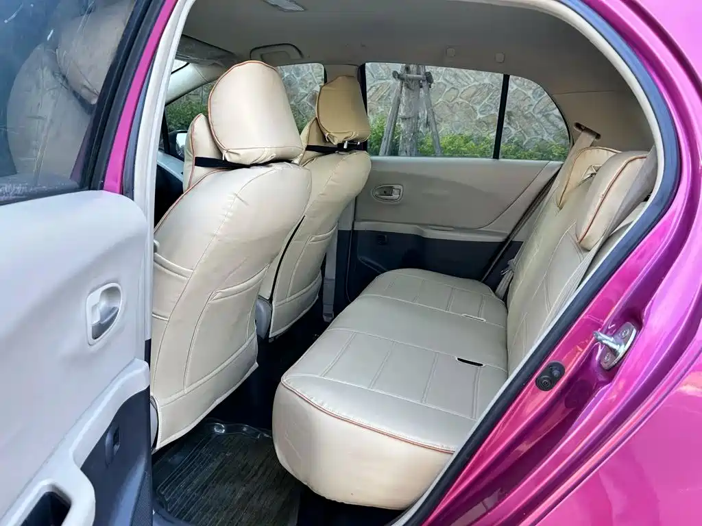 Toyota Yaris — миниатюра 8