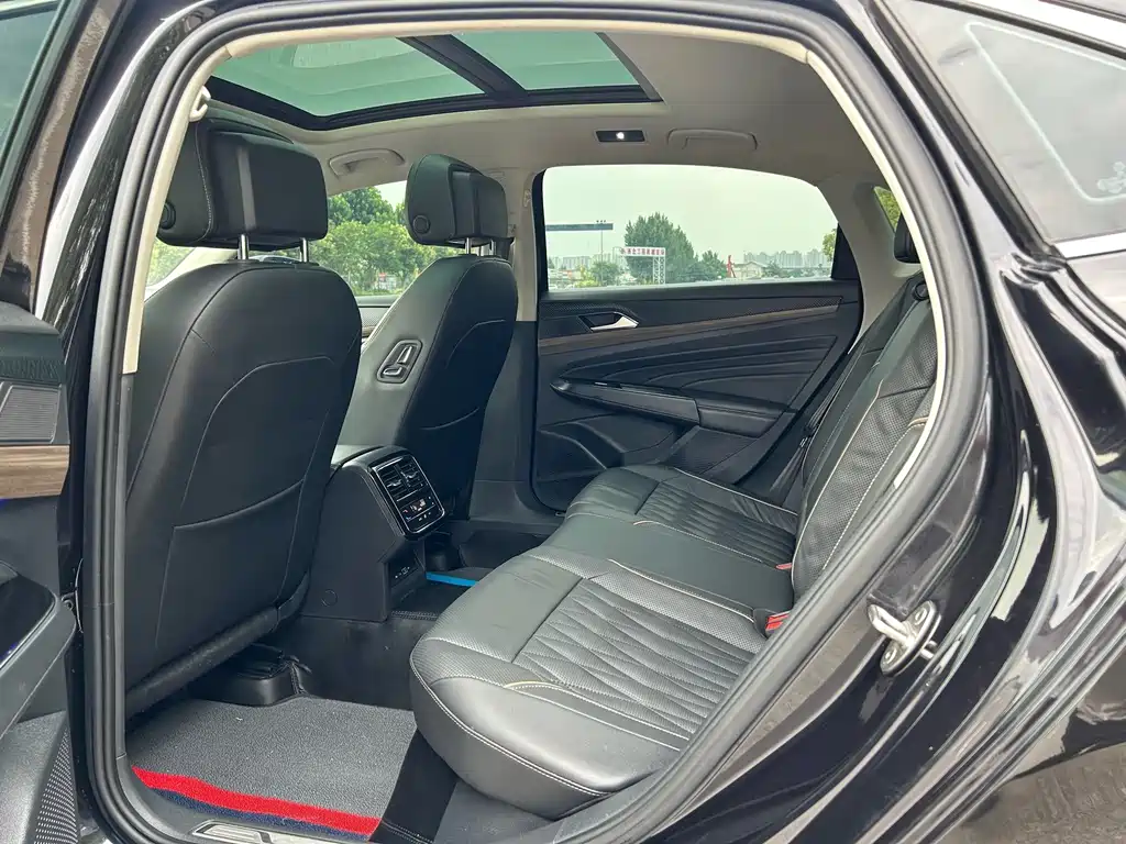 Volkswagen Passat — миниатюра 7