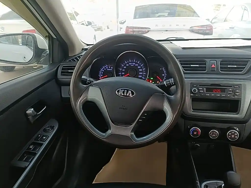 Kia K2 — миниатюра 11