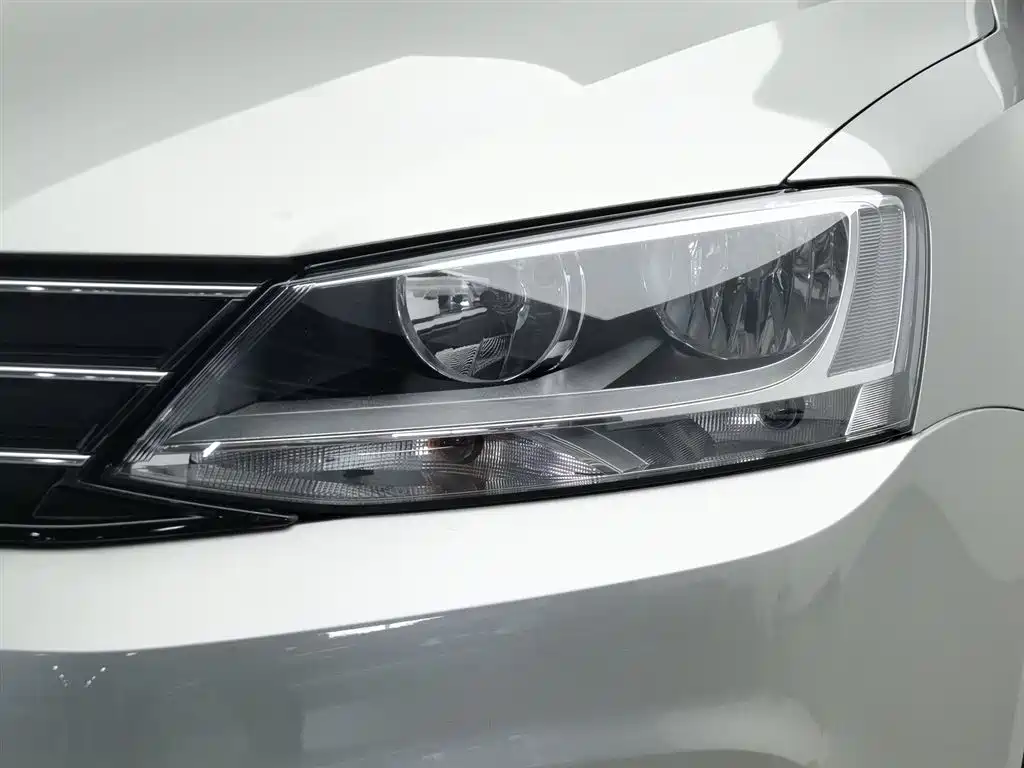 Volkswagen Sagitar 2015 230TSI AT Comfort