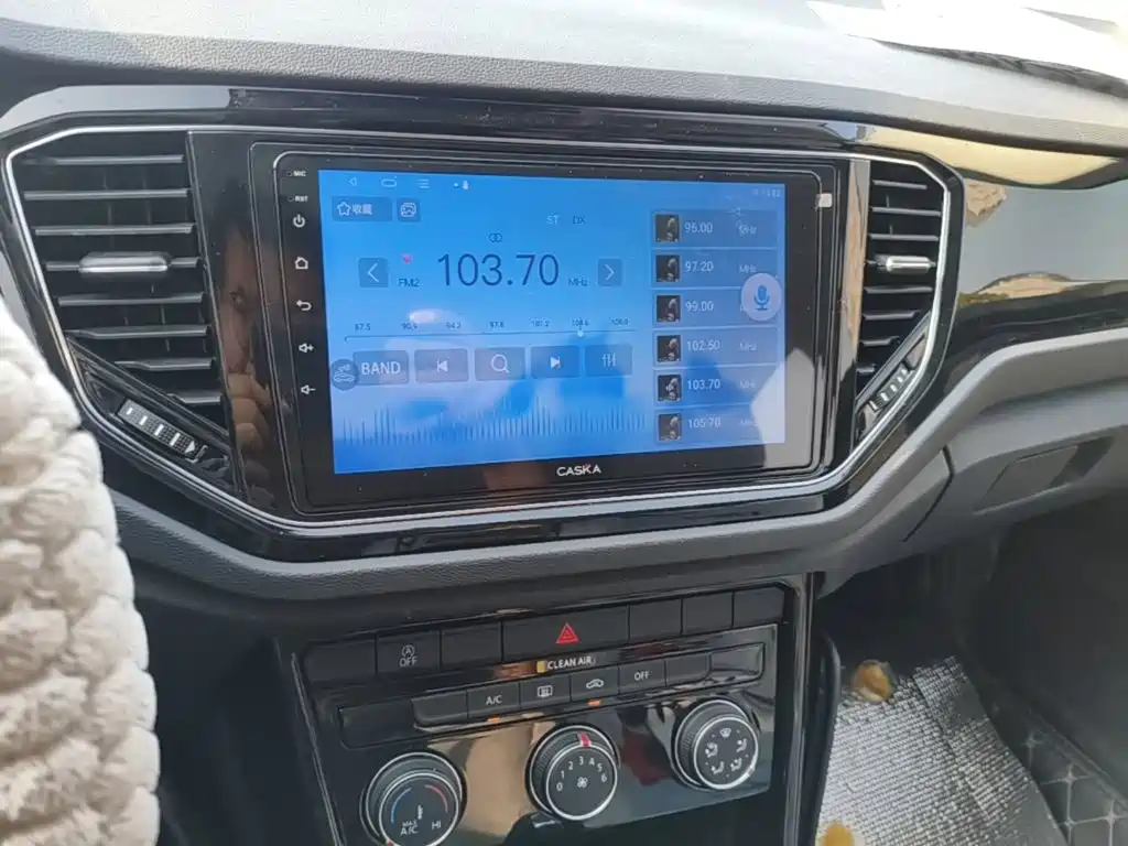 Volkswagen T-Roc — миниатюра 13
