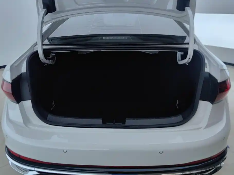 Volkswagen Sagitar — миниатюра 4