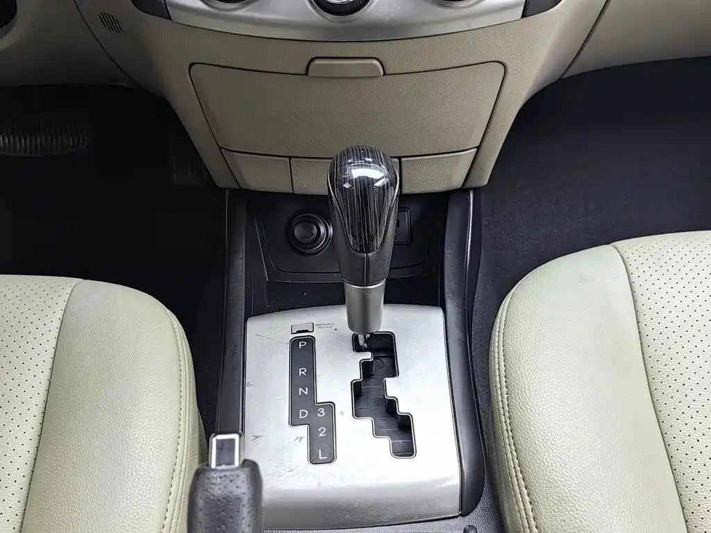 Hyundai Elantra — миниатюра 13