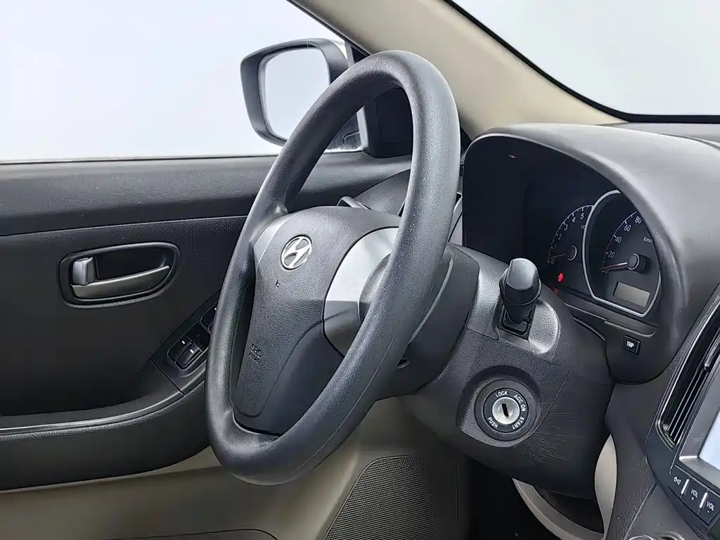 Hyundai Elantra — миниатюра 22