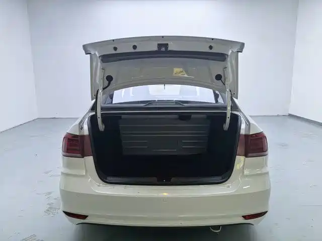Volkswagen Santana — миниатюра 8