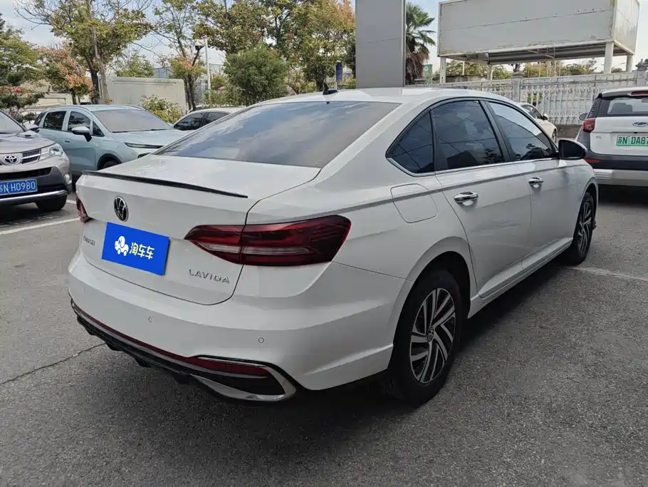 Volkswagen Lavida — миниатюра 3