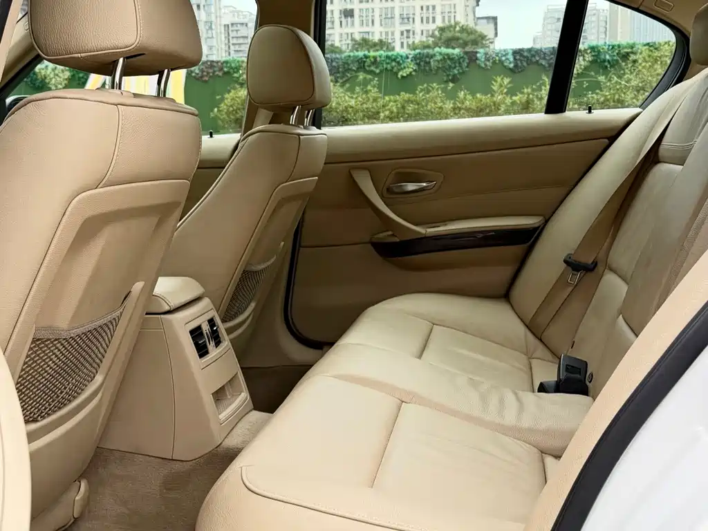 BMW 3 Series — миниатюра 6