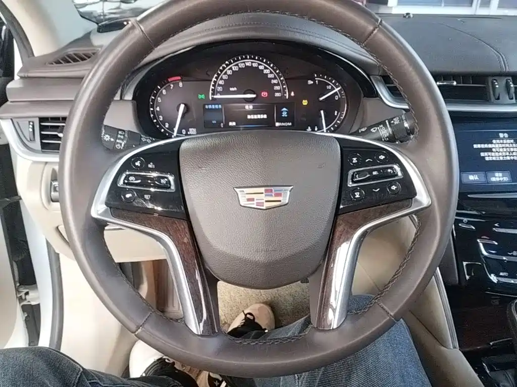 Cadillac XTS — миниатюра 11