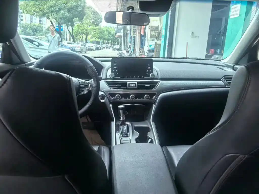 Honda Accord — миниатюра 7