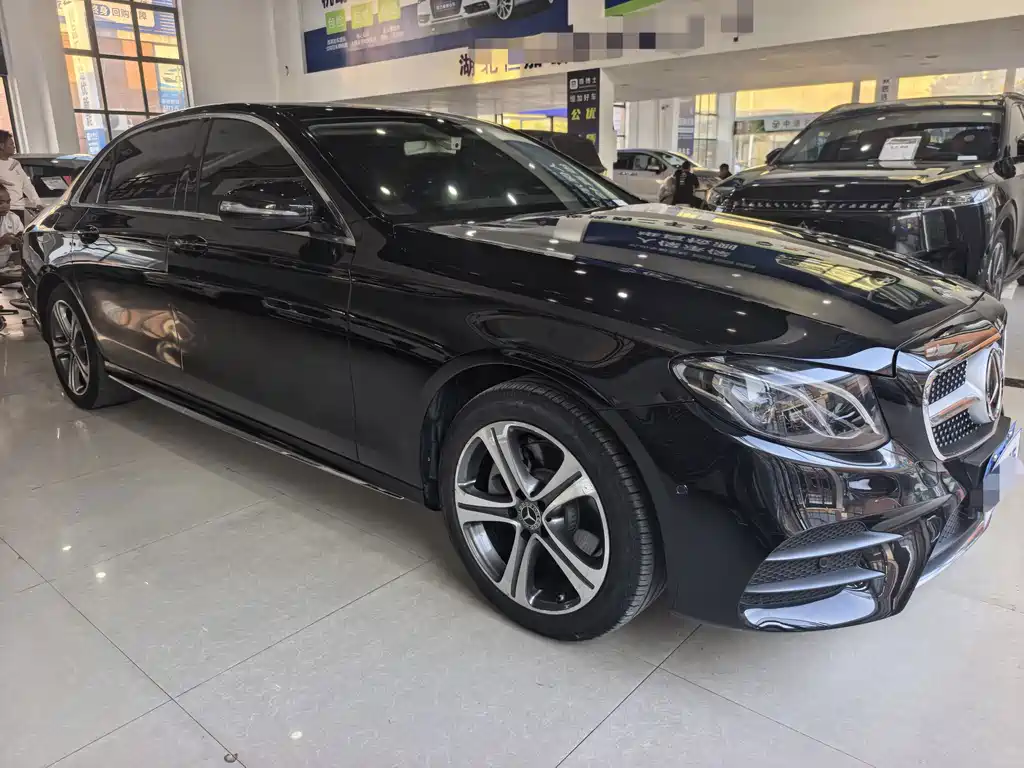 Mercedes-Benz E-Class — миниатюра 3