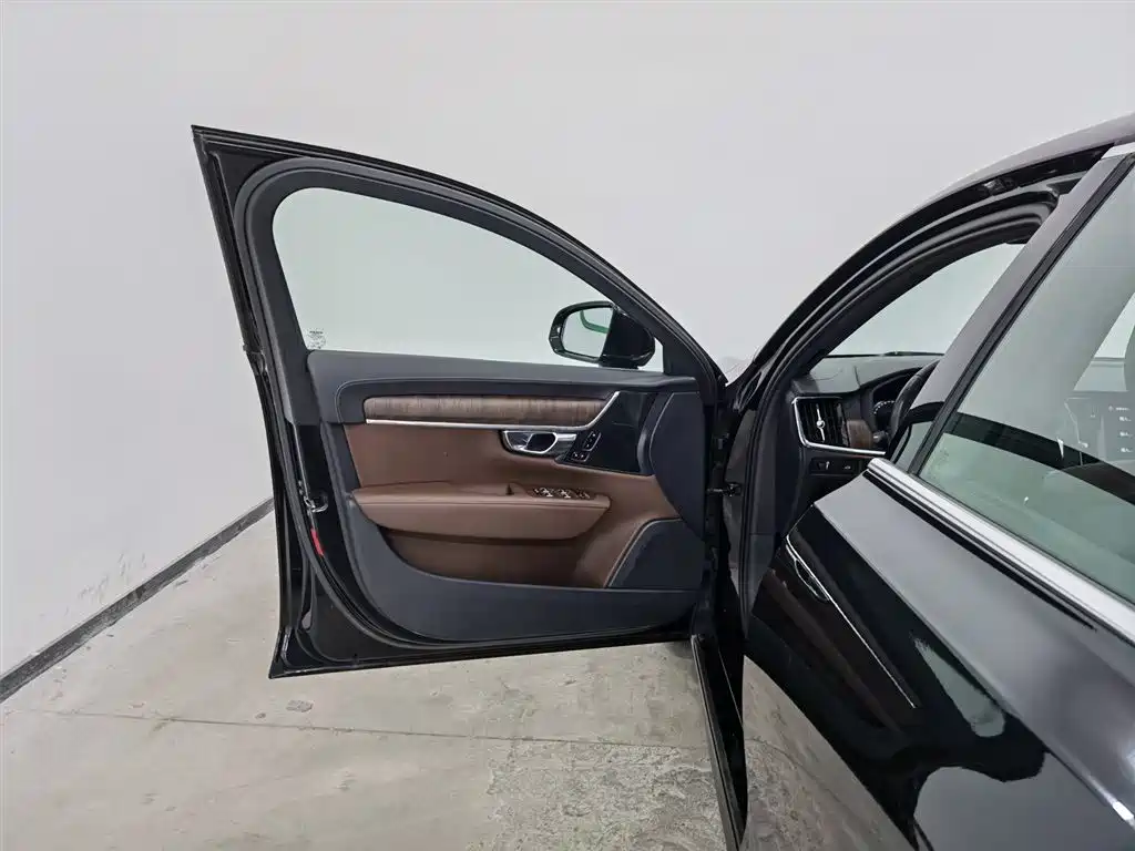 Volvo S90 2021 B5 Luxury