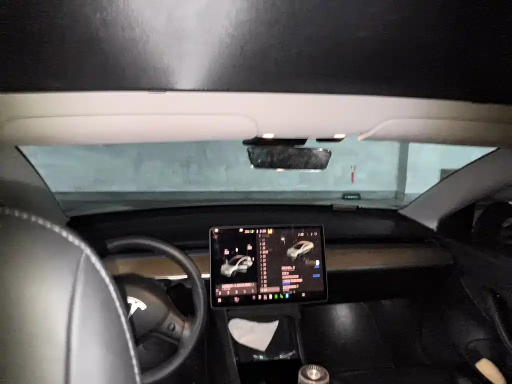 Tesla Model 3 — миниатюра 14