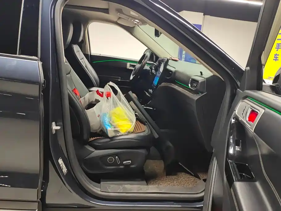 Ford Explorer — миниатюра 8