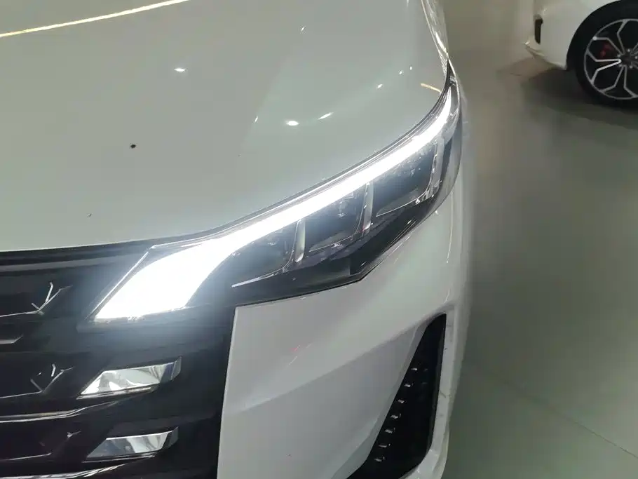 GAC Motor Trumpchi M6 — миниатюра 5