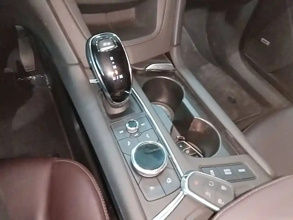 Cadillac XT6 — миниатюра 14