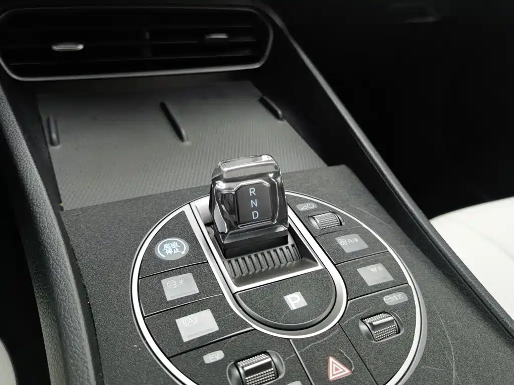 BYD Seal 05 DM-i — миниатюра 13