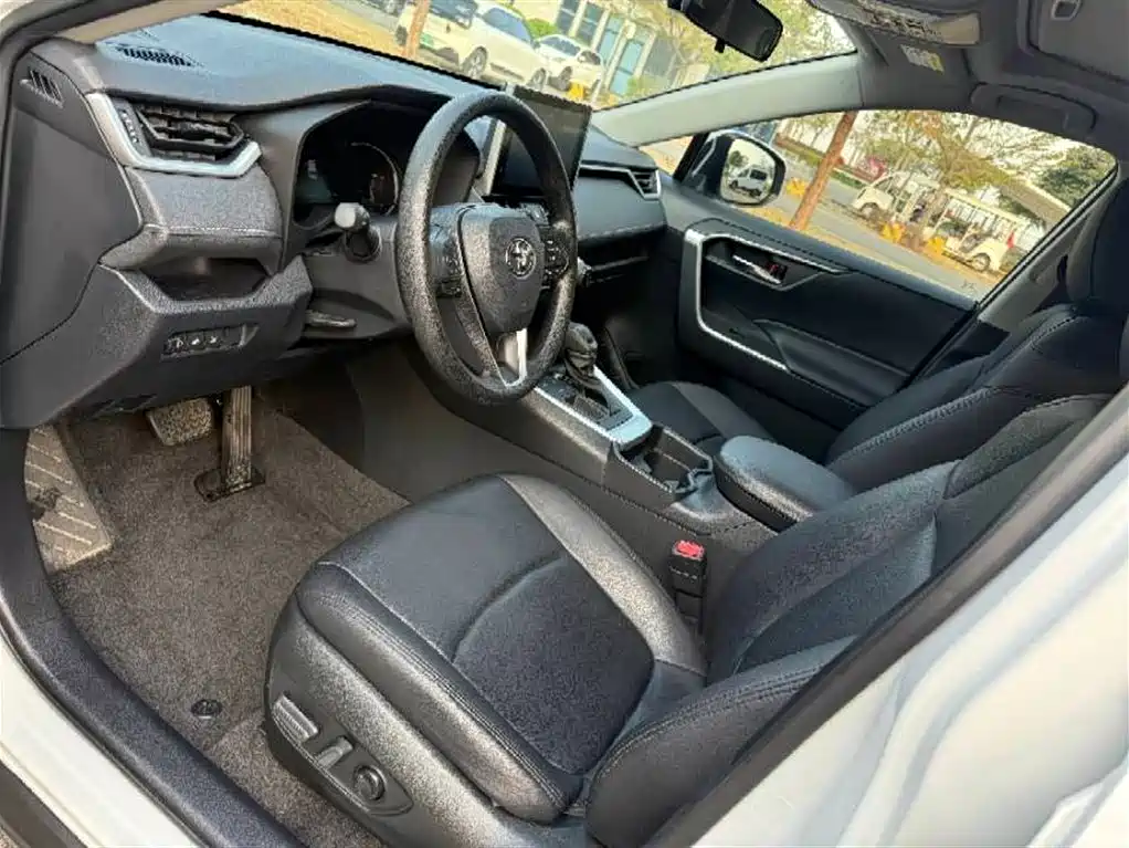 TOYOTA RAV4 RONGFANG