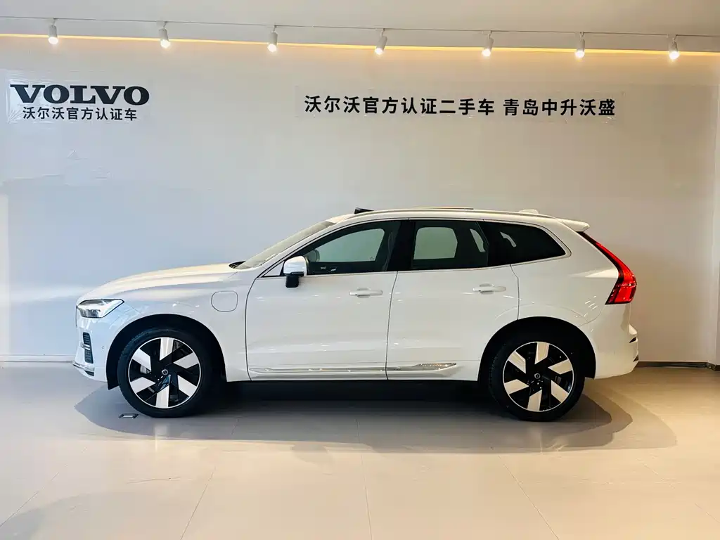 Volvo XC60 PHEV — миниатюра 7