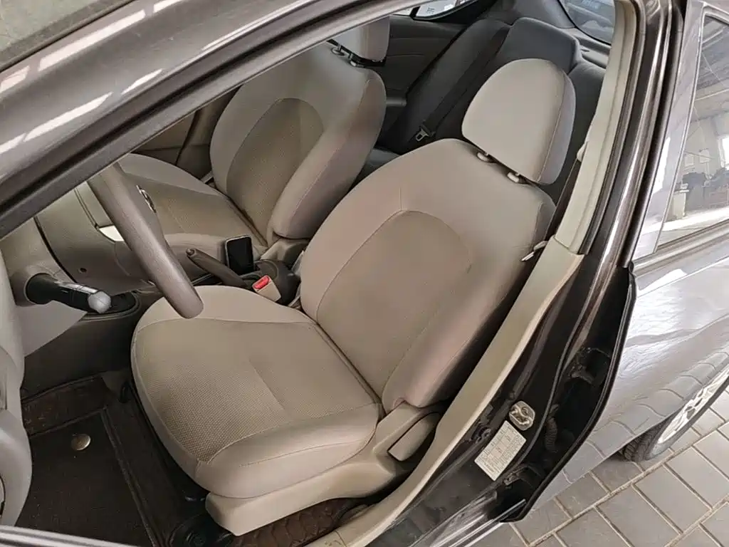 Nissan Sunny — миниатюра 15