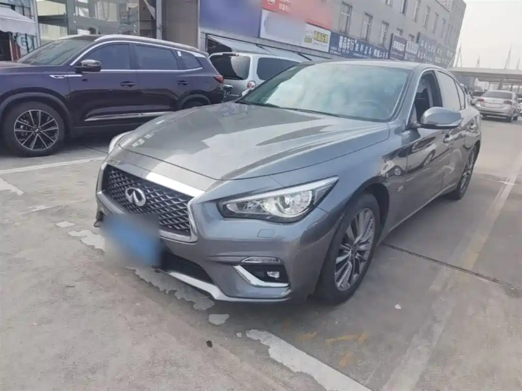 Купить Infiniti Q50L