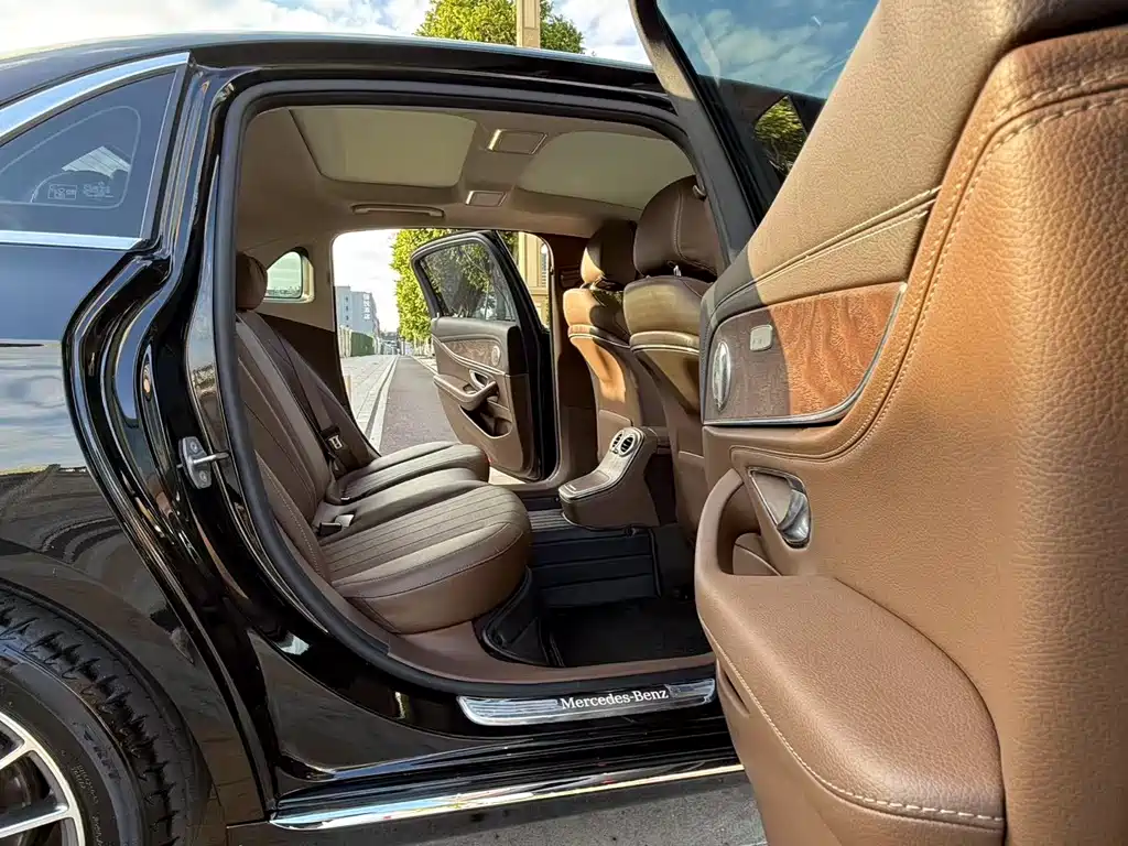 MERCEDES-BENZ E CLASS