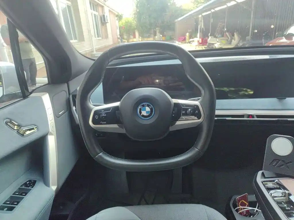 BMW iX — миниатюра 12