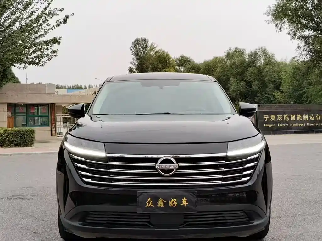 NISSAN EXPLORING THE LAND