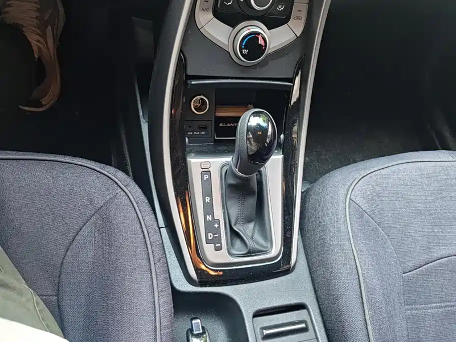 Hyundai Elantra Langdong — миниатюра 16