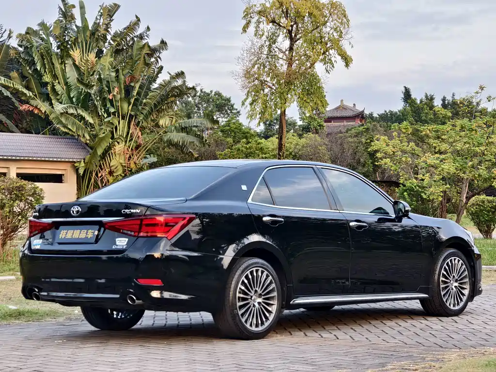 Toyota Crown — миниатюра 14