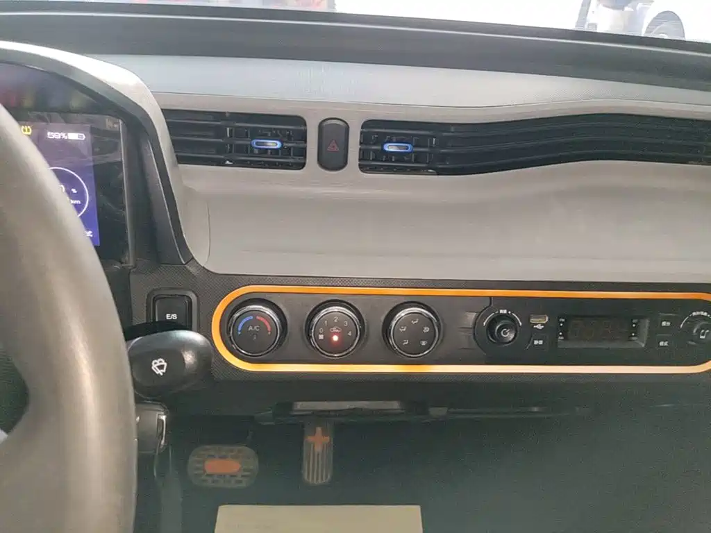 Wuling MINIEV — миниатюра 13